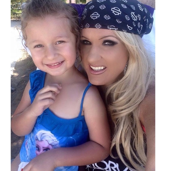 #2 ♥️Meet Your Posher, Melinda♥️Posh Ambassador♥️ - Picture 3 of 10